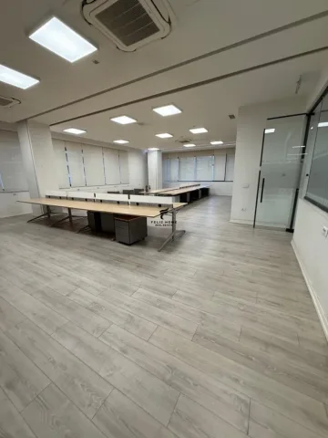 Tirane, jepet me qera zyre Kati 3, 1.000 m² 17.000 € (RRUGA E KAVAJES)