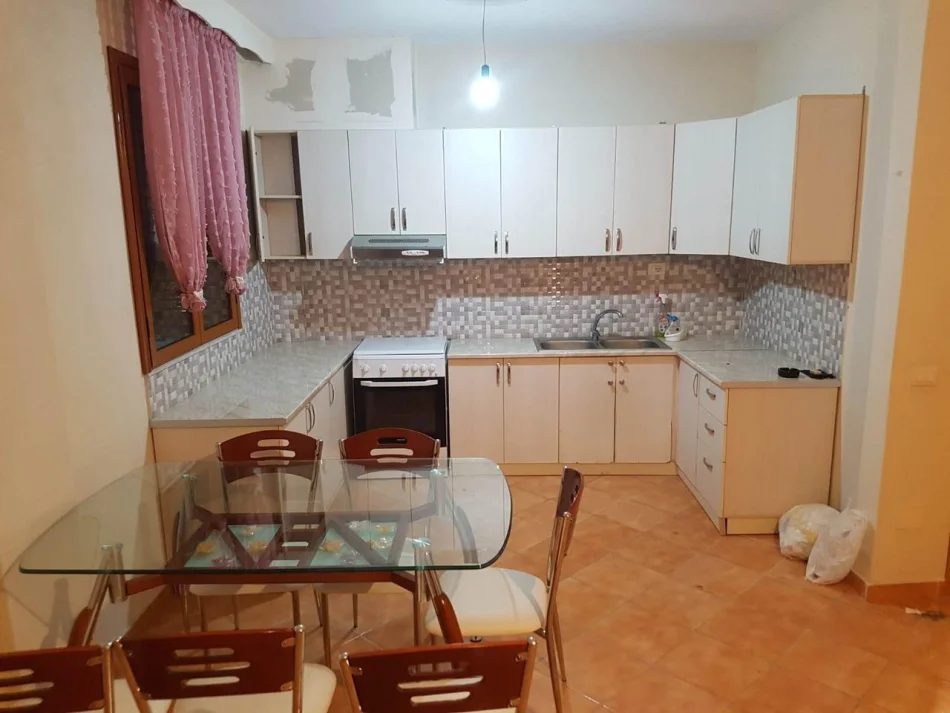 Tirane, jepet me qera apartament 2+1 Kati 1, 100 m² 550 € (Kodra e Diellit)