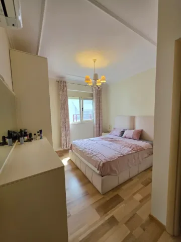 Tirane, shitet apartament 2+1+Ballkon , 105 m² 230.000 € (kompleksi fz)