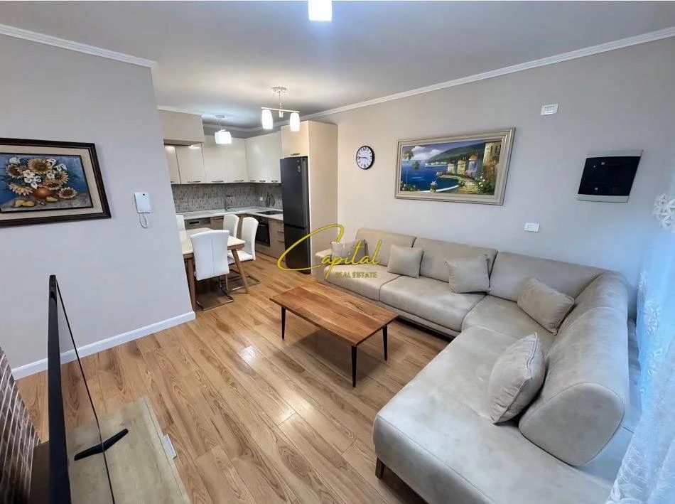 Tirane, jepet me qera apartament 2+1 Kati 0, 109 m² 700 € (KODRA E DIELLIT)
