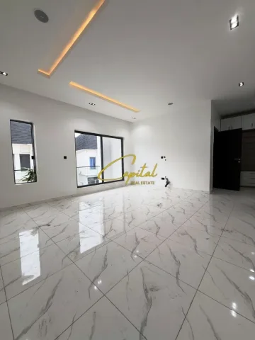 Tirane, jepet me qera zyre Kati 8, 140 m² 1.350 € (ISH EKSPOZITA)