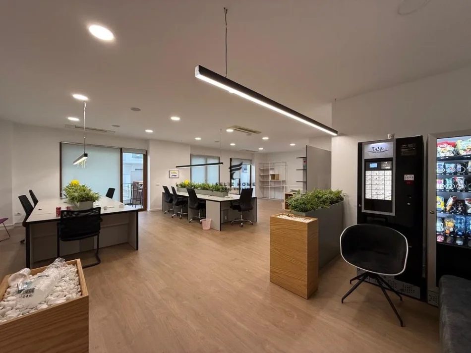 Tirane, jepet me qera zyre Kati 6, 180 m² 2.500 € (DELIJORGJI)