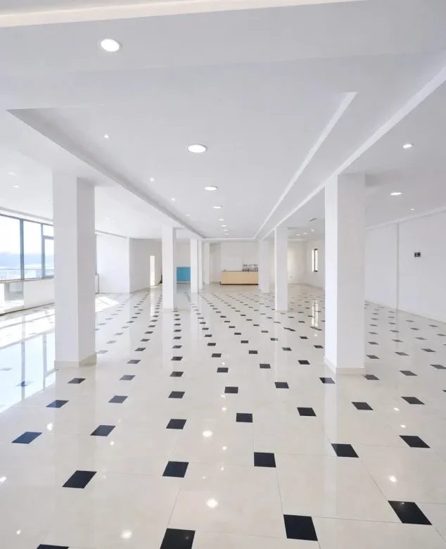 Tirane, jepet me qera ambjent biznesi Kati 0, 934 m² 11.200 € (Sauk)