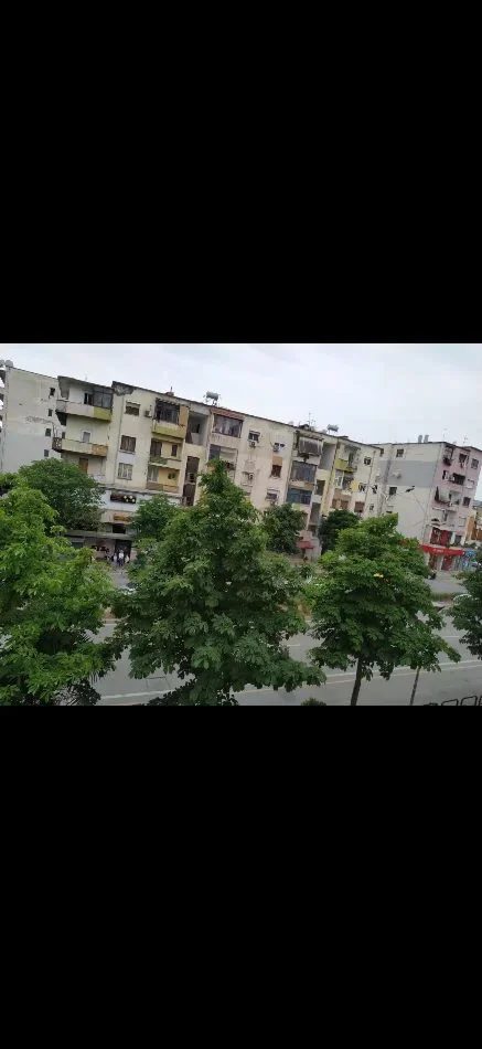 Tirane, jepet me qera ambjent biznesi Kati 2, 50 m² 600 € (MYSLYM SHYRI)