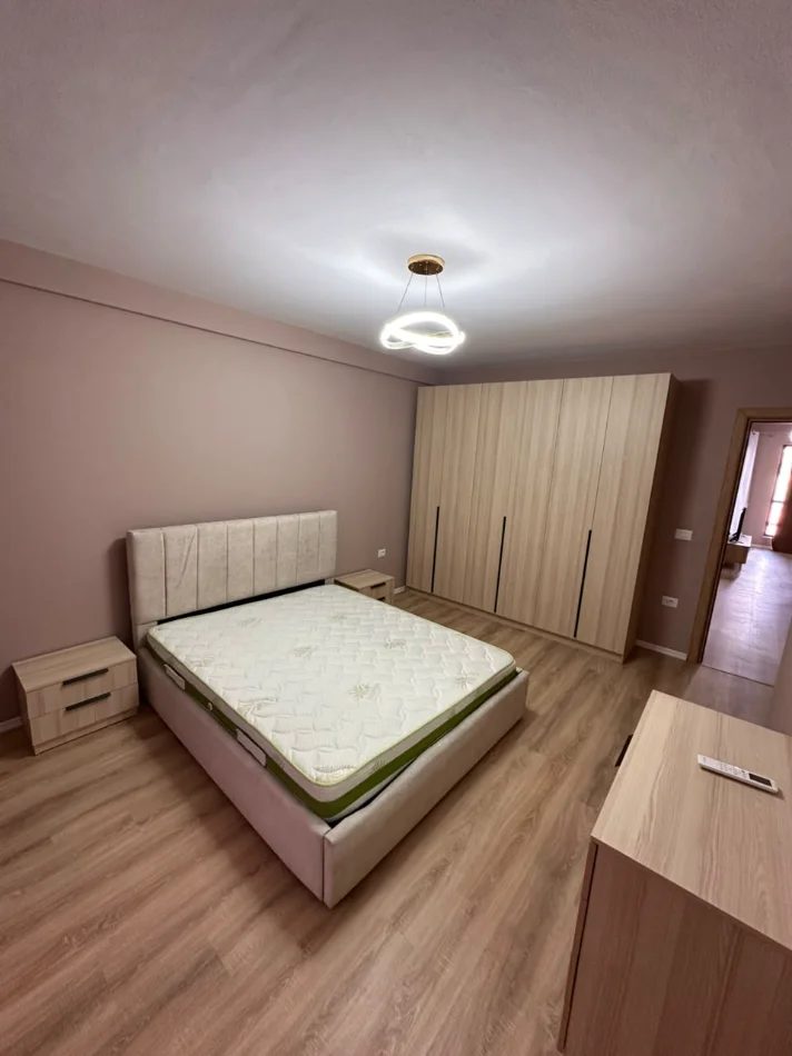 Tirane, shitet apartament 2+1+Aneks+Ballkon Kati 2, 112 m² 155.000 € (rruga 5 maji)