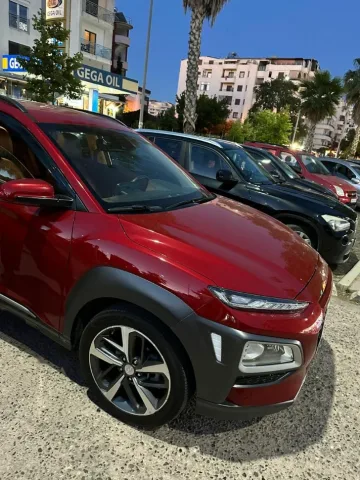 Tirane, shes makine Hyundai Kona Nafte, e kuqe automatik Klima 127.000 km 13.000 €