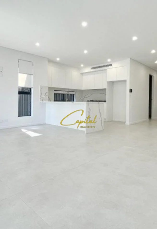 Tirane, jepet me qera dyqan Kati 0, 80 m² 1.000 € (21 DHJETORI)