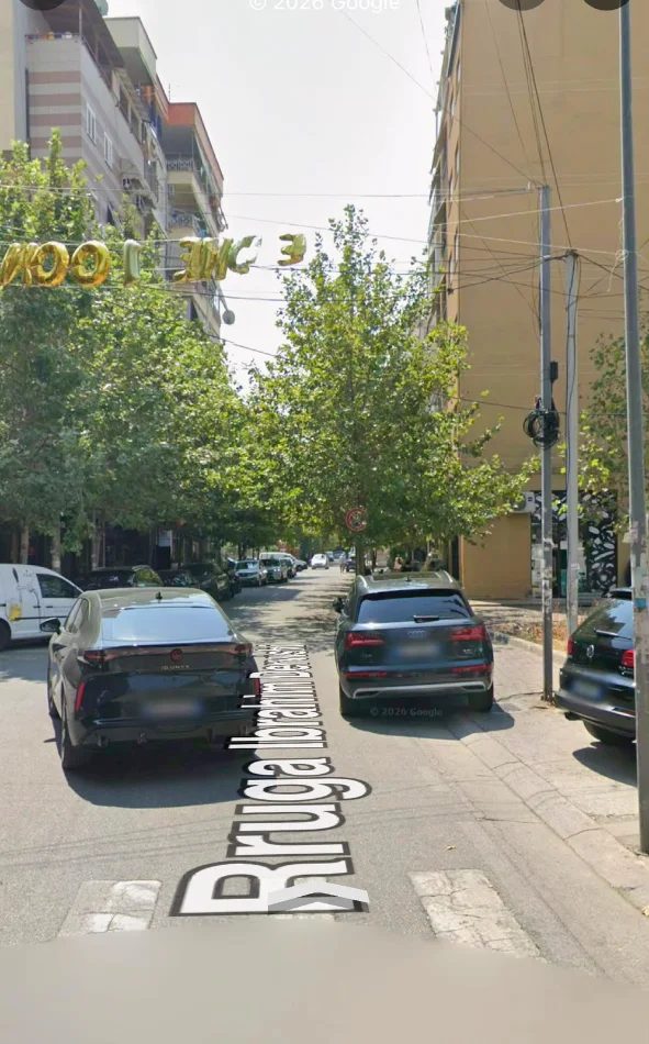 Tirane, jepet me qera ambjent biznesi Kati 0, 70 m² 800 € (komuna e parisit)