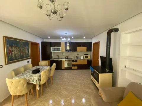 Tirane, jap me qera Apartment