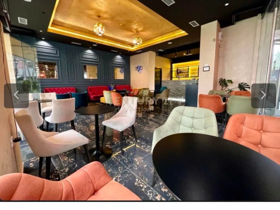 Tirane, shitet lokal , 111 m² 330.000 € (21 dhjetori)