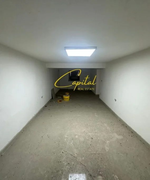 Tirane, jepet me qera magazine Kati 0, 55 m² 450 € (SHKOLLA E BALETIT)