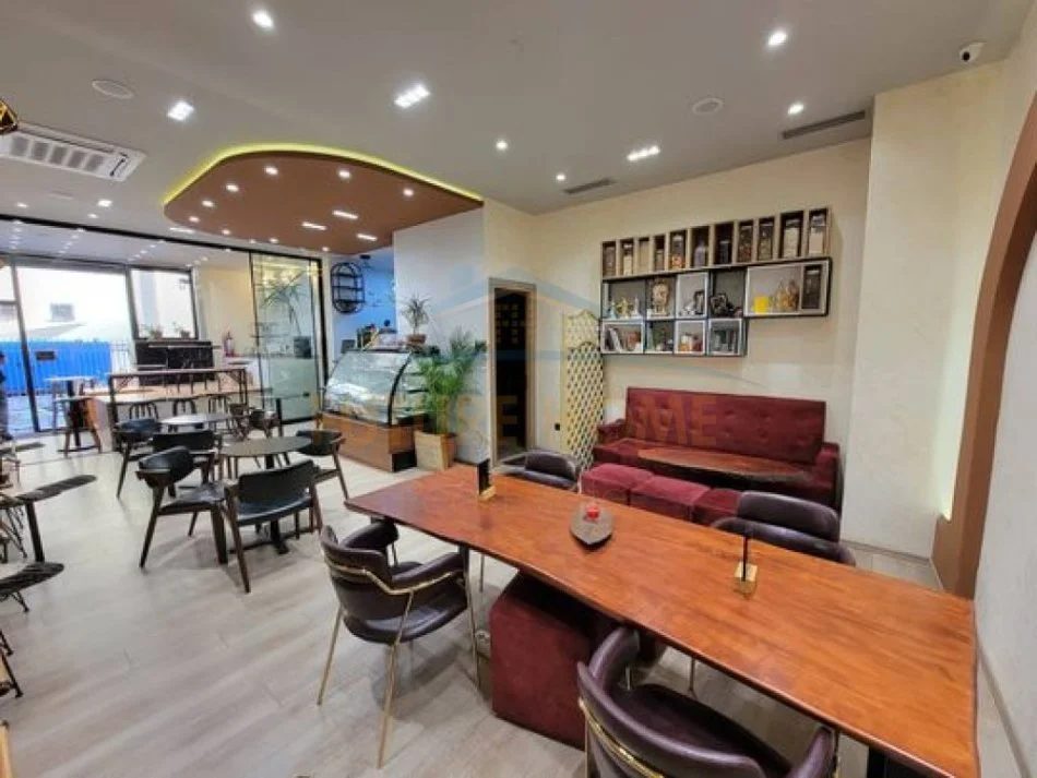 Shitet, Ambjent Biznesi, 84m2 , Rruga e Kavajes 500.000 EURO