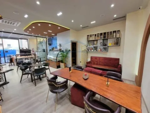Shitet, Ambjent Biznesi, 84m2 , Rruga e Kavajes 500.000 EURO