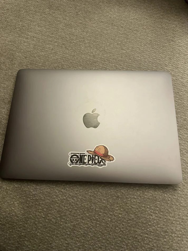 Tirane, shes Laptop Macbook
