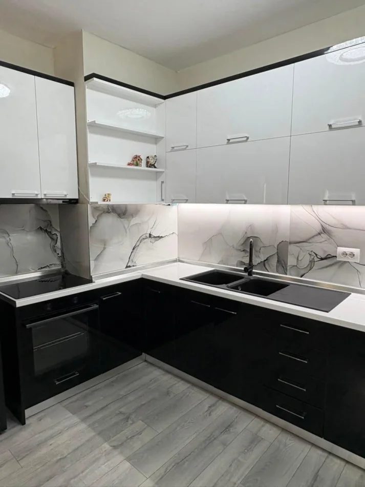 Tirane, jepet me qera apartament 2+1 Kati 4, 110 m² 700 € (American Hospital 3)