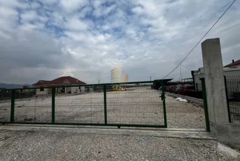 Tirane, jepet me qera toke , 1.000 m² (Rinas)