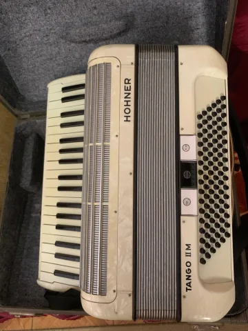 Hohner Tango IIM