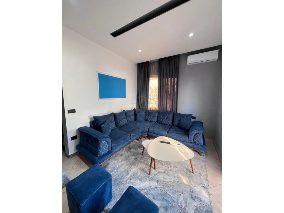 Shqiperi, jepet me qera shtepi 3+1 Kati 1, 88 m² 450 €