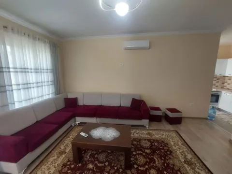 Tirane, jepet me qera apartament 2+1 Kati 1, 100 m² 500 € (Spitali Amerikan 2)