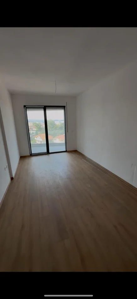 Tirane, jepet me qera zyre Kati 4, 70 m² 500 € (Don Bosko)