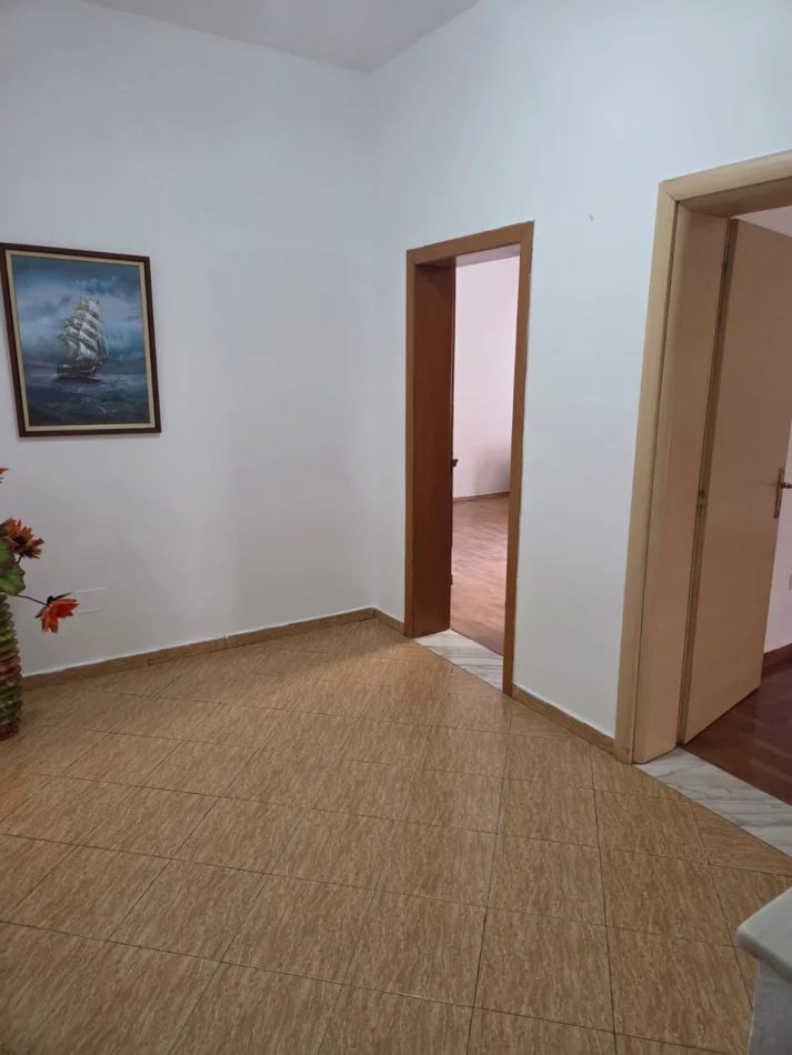 Tirane, jepet me qera apartament 2+1 Kati 2, 70 m² 320 € (Kodra E. Priftit)