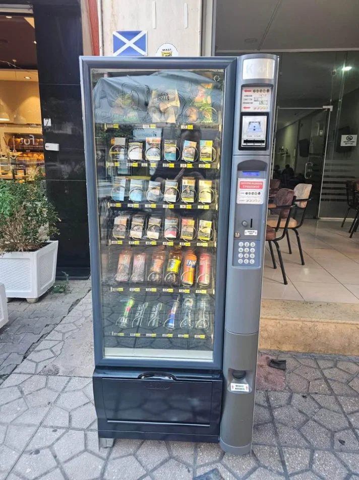 Durres, shes Frigorifer Shiten makinëta automatike Në gjendje shume te mire 069 238 7400