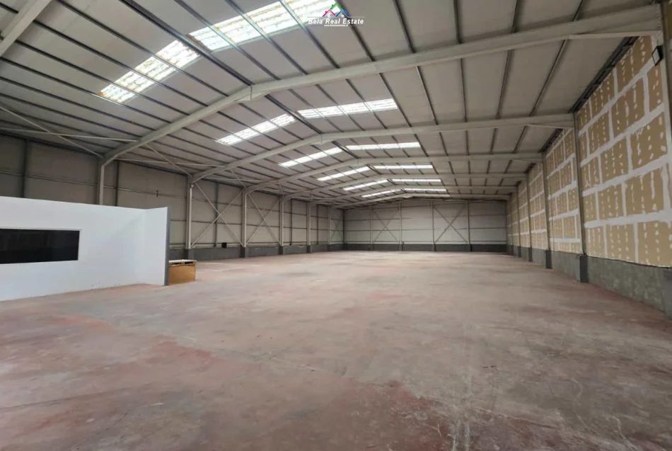 Tirane, jepet me qera magazine Kati 0, 1.200 m² 5.300 € (Vaqarr)