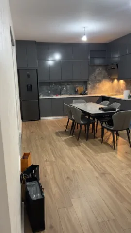 Tirane, shes apartament 1+1+Ballkon Kati 4, 77 m² me certifikate pronesie (Gjimnazi Isa Boletini)