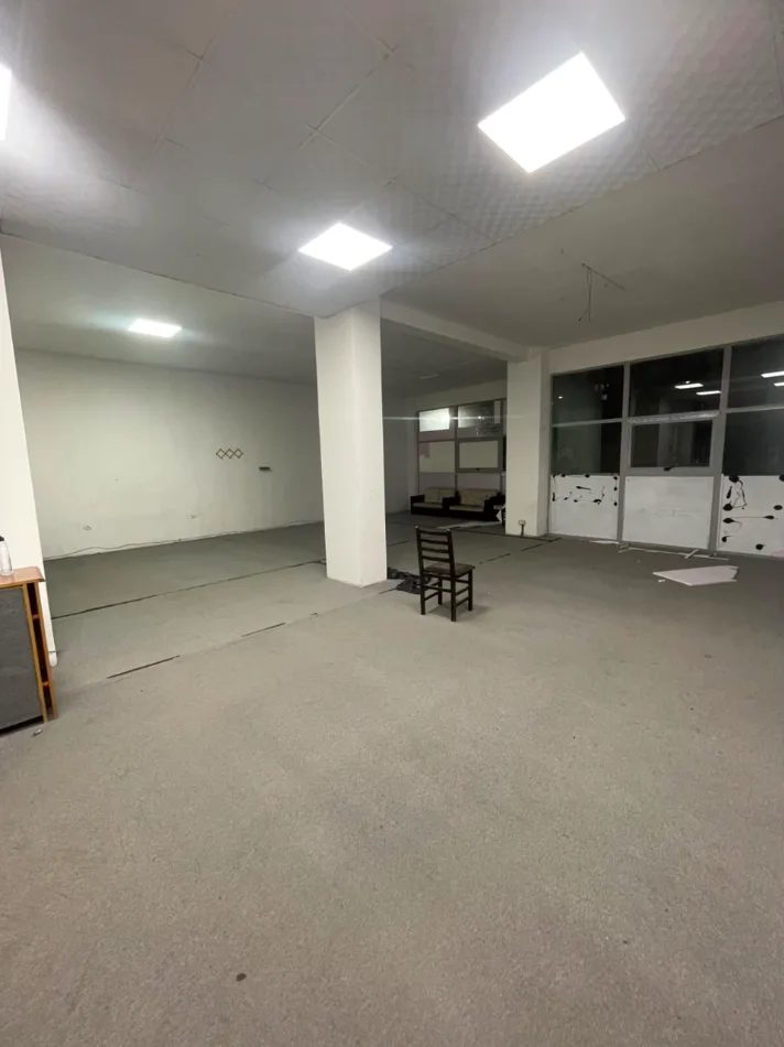 Tirane, shitet ambjent biznesi Kati 1, 146 m² 175.000 € (kamez , institut)