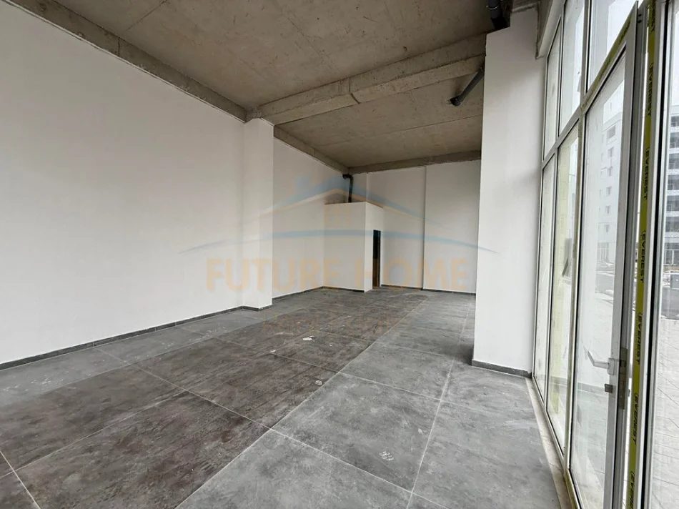 Tirane, shitet ambjent biznesi Kati 0, 76 m² 190.000 € (Kamez)