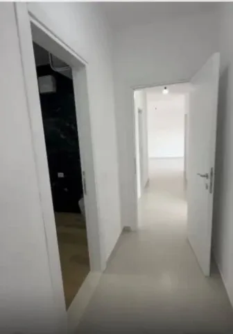 Tirane, jepet me qera ambjent biznesi Kati 9, 125 m² 900 € (rruga jordan misja , bulevardi i ri)
