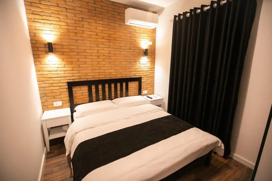 Super Hostel per shitje ne zonen e Kombinatit