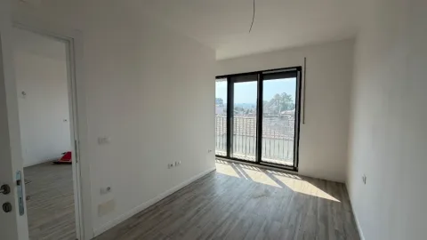 Tirane, jepet me qera apartament 2+1 Kati 2, 82 m² 750 €