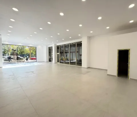 Tirane, shitet dyqan Kati 0, 166 m² 998.000 € (BULEVARDI GJERGJ FISHTA)