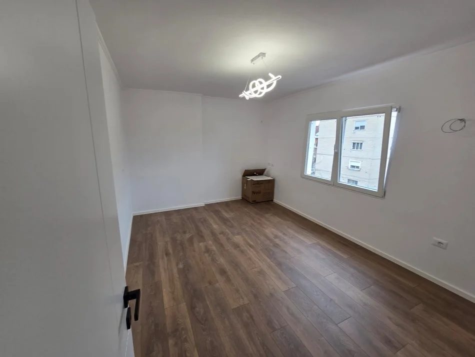 Tirane, shitet apartament 1+1 Kati 4, 52 m² 108.000 € (ALI DEMI)