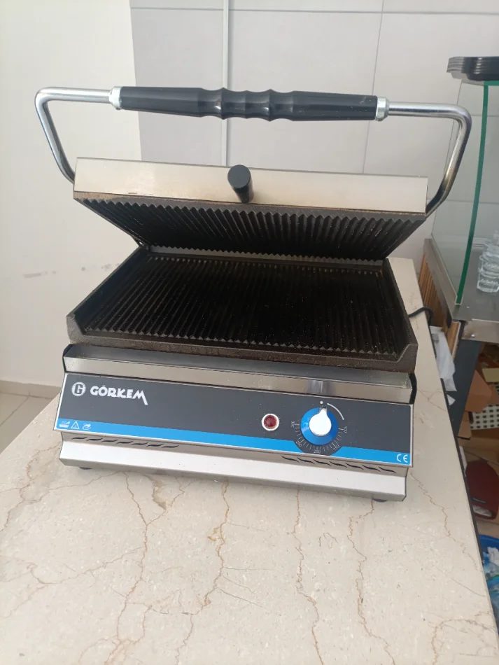 Tirane, shes Tostier | Thekese | Grill