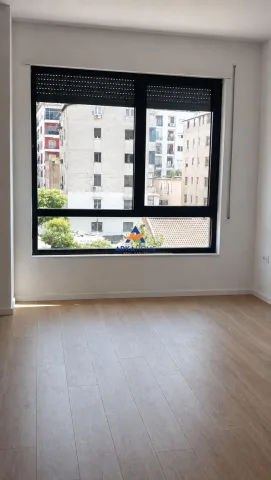 JEPET APARTMENT ME QERA 1+1+BALLKON "RRUGA 5 MAJI" 40.000 LE