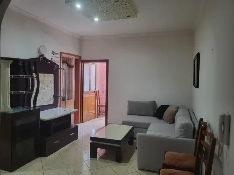 Tirane, jepet me qera apartament 2+1 Kati 5, 90 m² 450 € (ASTIR)