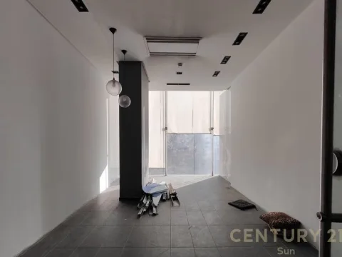 ZYRE PER SHITJE TE VESA CENTER!