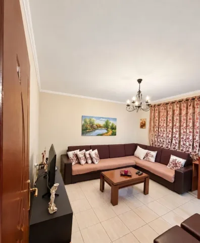 Tirane, shitet apartament 1+1 Kati 5, 62 m² 111.000 € (QSUT)
