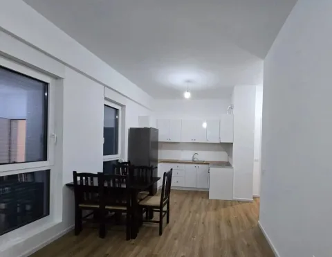 Tirane, shitet apartament 1+1 Kati 2, 105.000 € (Fresku)