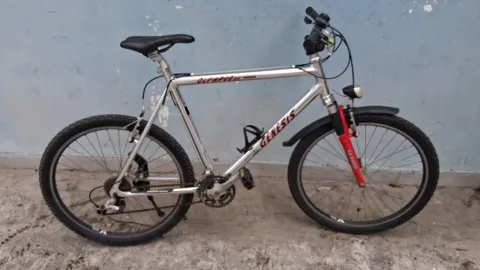 Tirane, oferte biciklete GENESIS26inch️️️ e argjendtë 150 €