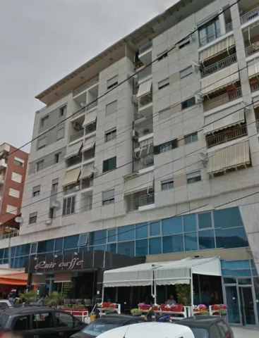 Tirane, shitet ambjent biznesi 83 m² 315000 € (Bulevardi Zhan d’Ark)