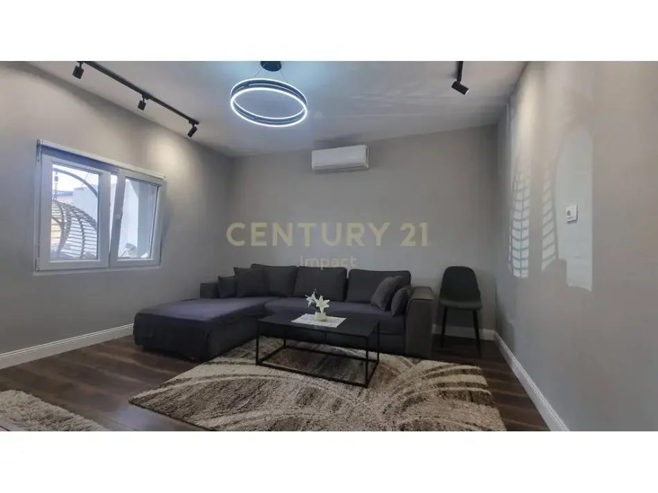 Tirane, shitet Vile 1+1 , 110 m² 175.000 € (Don Bosco)