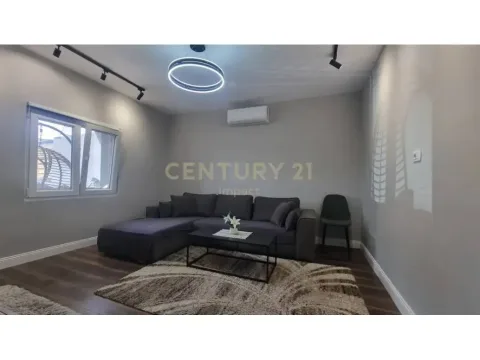 Tirane, shitet Vile 1+1 , 110 m² 175.000 € (Don Bosco)