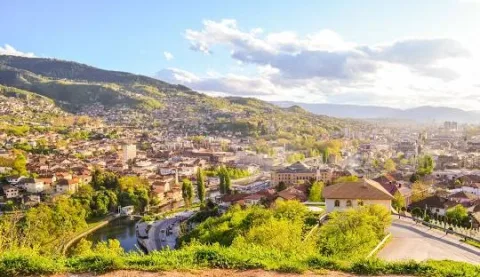 Tirane, oferte City-tour | Vizita qytetesh 𝗦𝗔𝗥𝗔𝗝𝗘𝗩𝗘