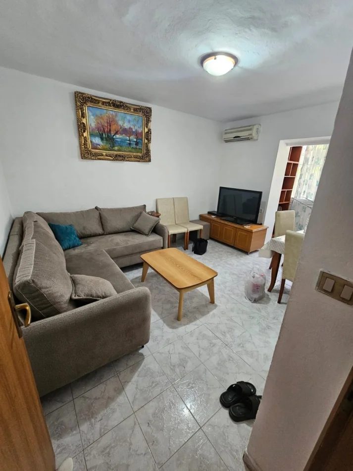 Tirane, jepet me qera apartament 1+1 Kati 2, 62 m² 500 € (Shkolla E Baletit)