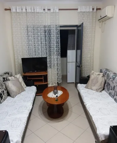 Tirane, jepet me qera apartament 1+1 Kati 3, 60 m² 500 € (Zogu i Zi)