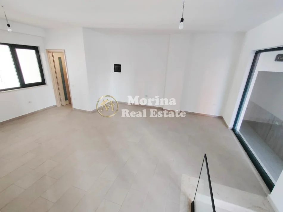 Tirane, jepet me qera ambjent biznesi Kati 0, 44 m² 150.000 € (Nexho Konomi)