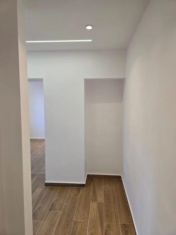 Tirane, shitet apartament 1+1 Kati 1, 30 m² 85.000 € (Rruga Bardhyl)